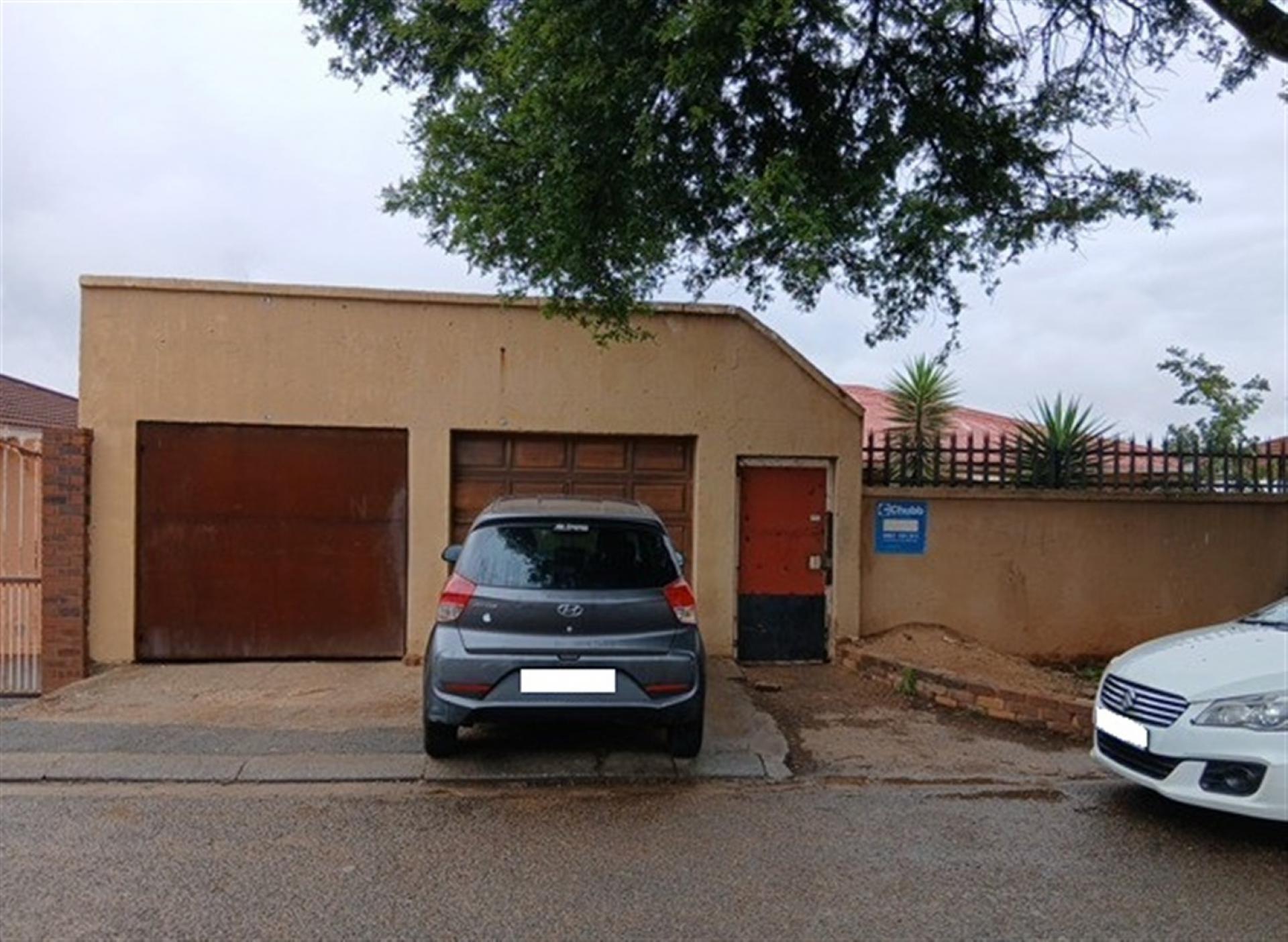 Front View of property in Crosby