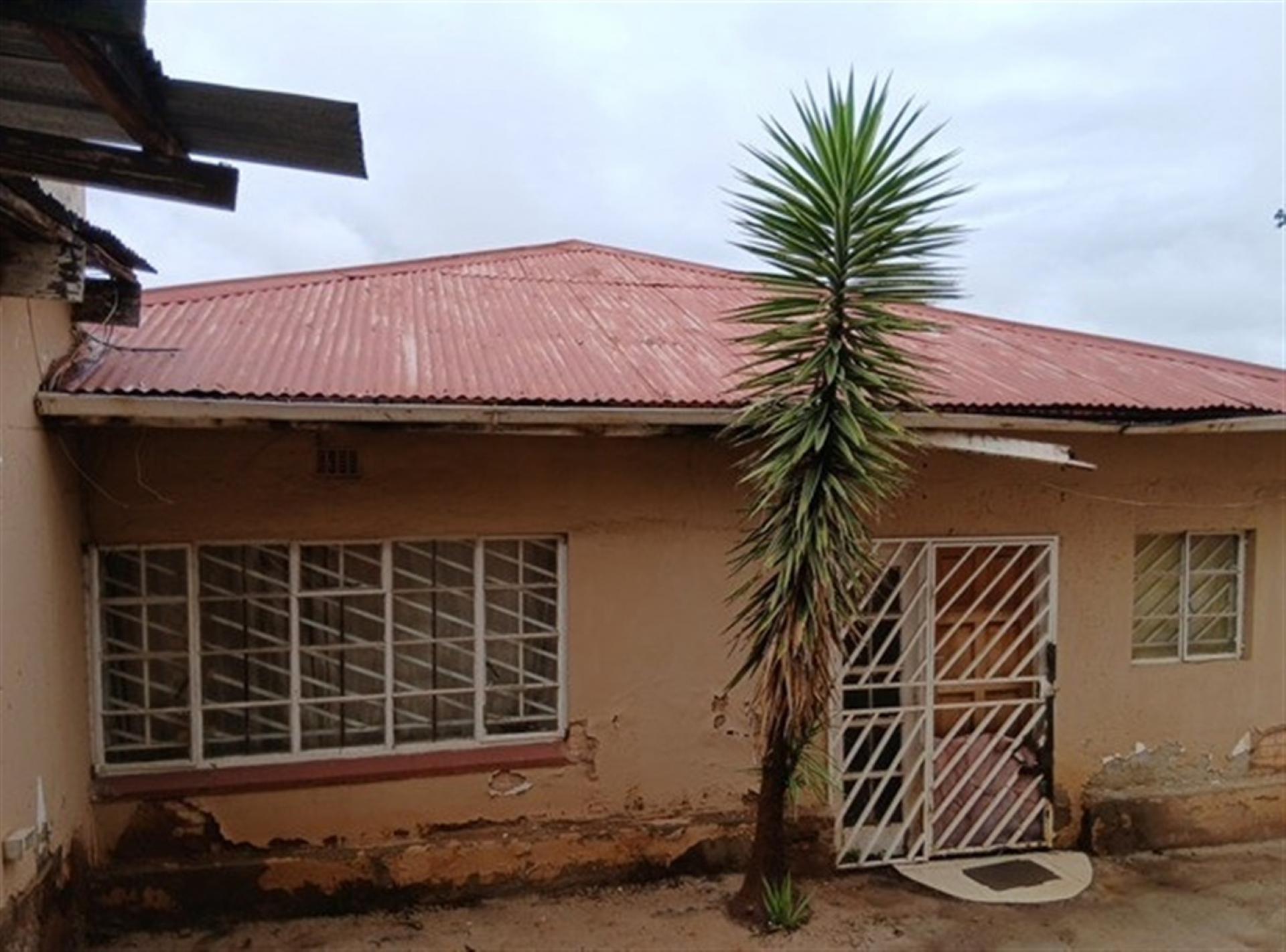 Front View of property in Crosby