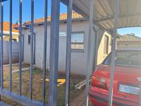 Front View of property in Protea Glen