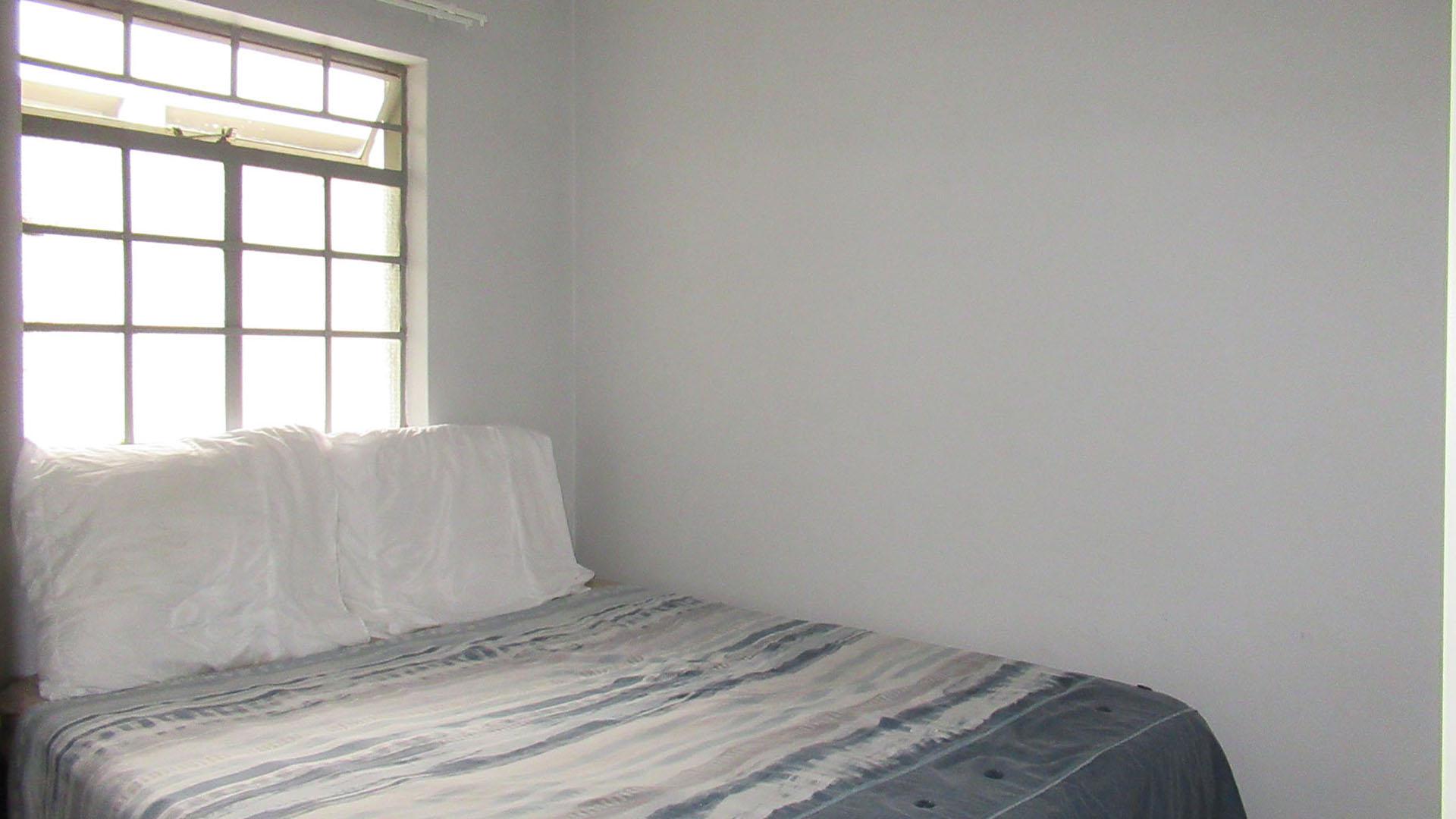 Bed Room 2 - 6 square meters of property in Fleurhof