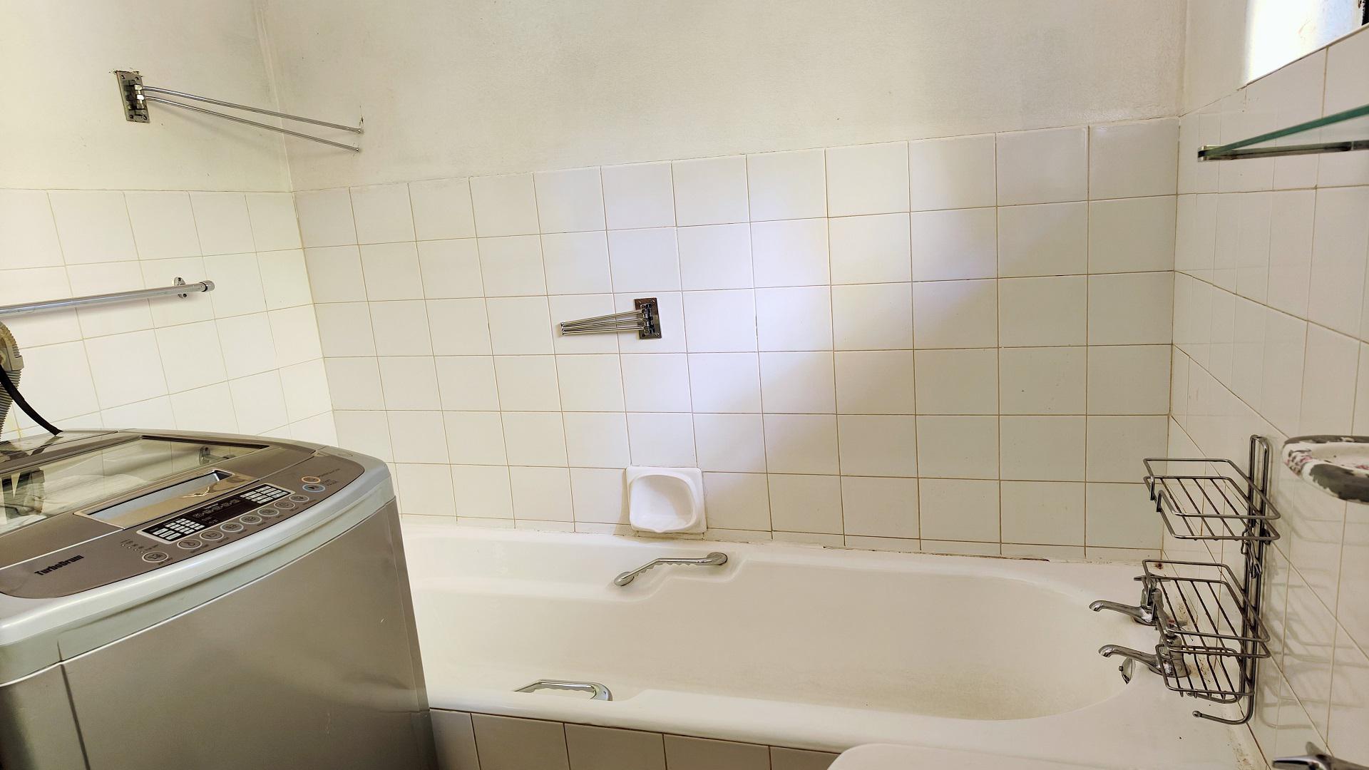 Bathroom 1 of property in Bethlehem