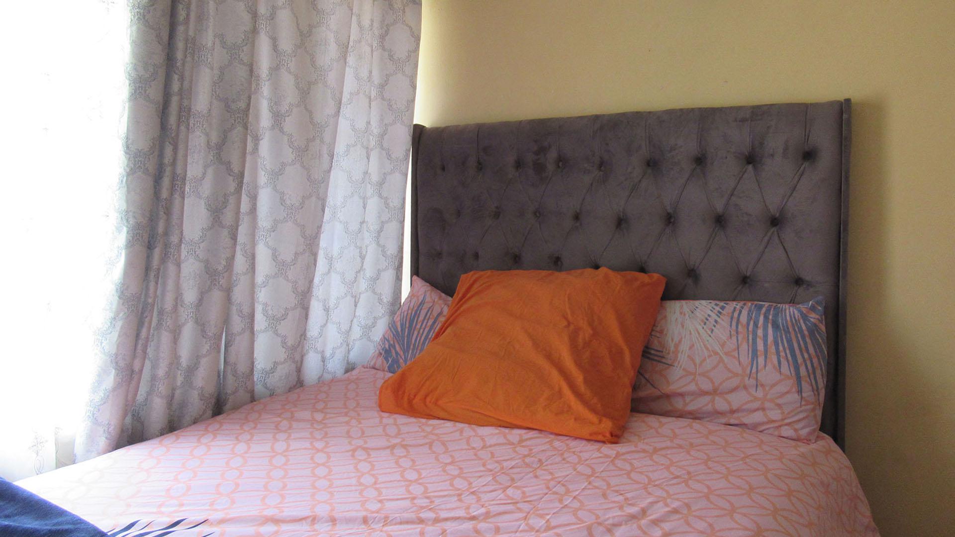 Bed Room 2 - 12 square meters of property in Mindalore