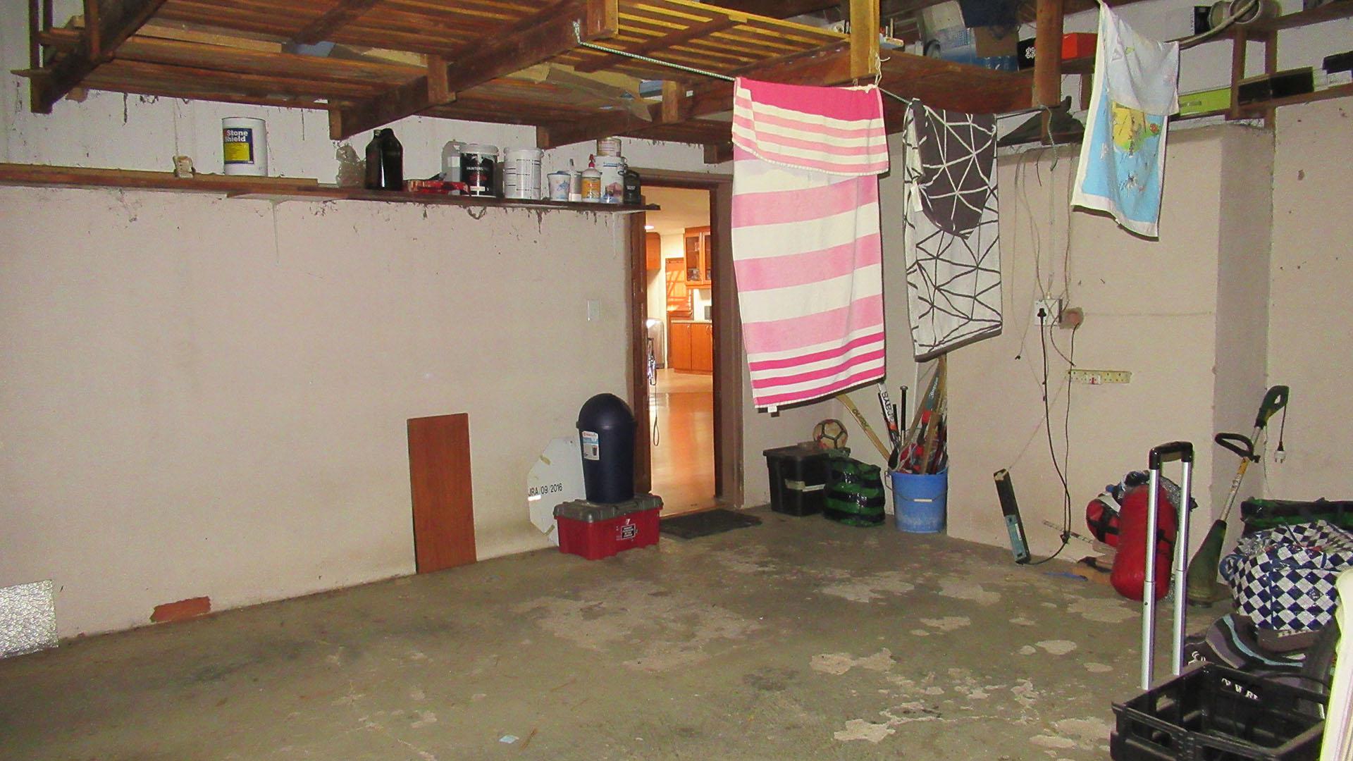 Spaces - 6 square meters of property in Radiokop