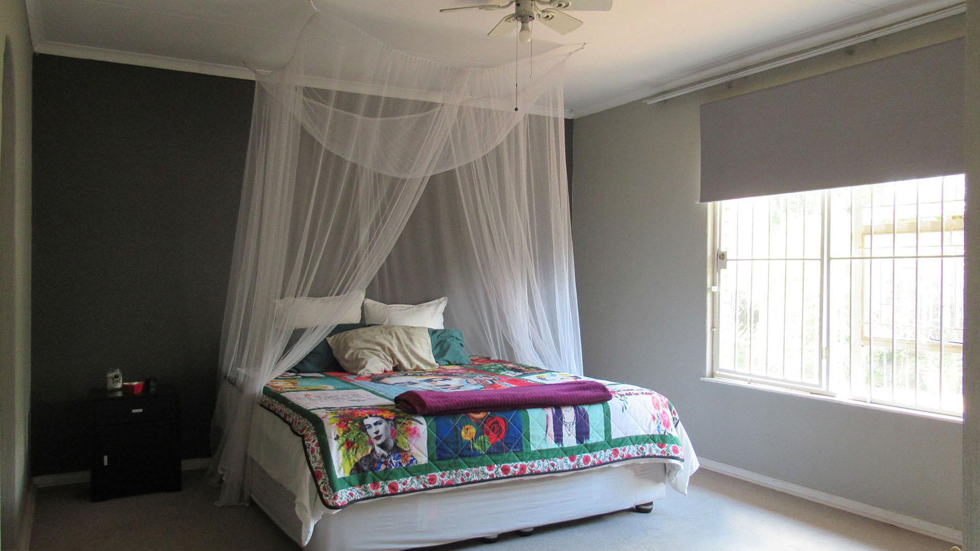 Main Bedroom - 28 square meters of property in Radiokop