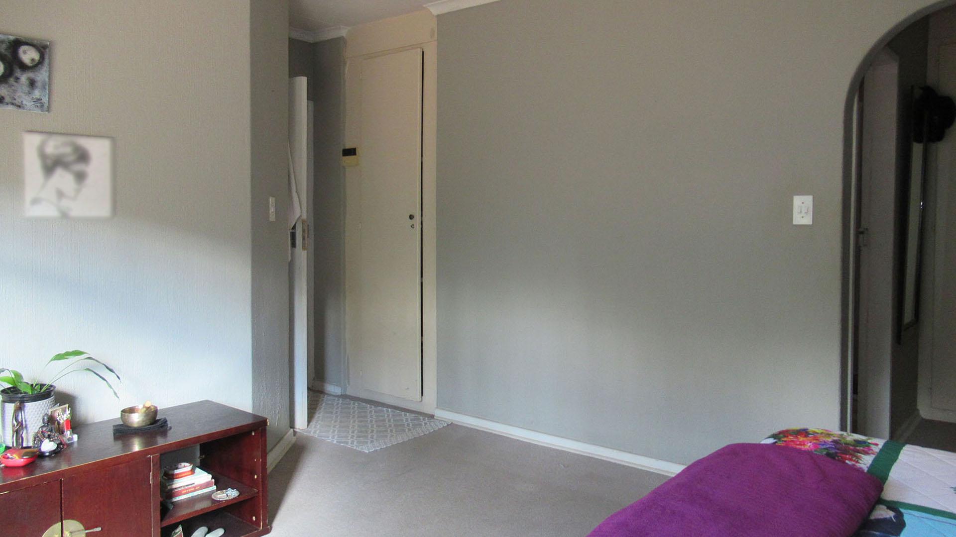 Main Bedroom - 28 square meters of property in Radiokop