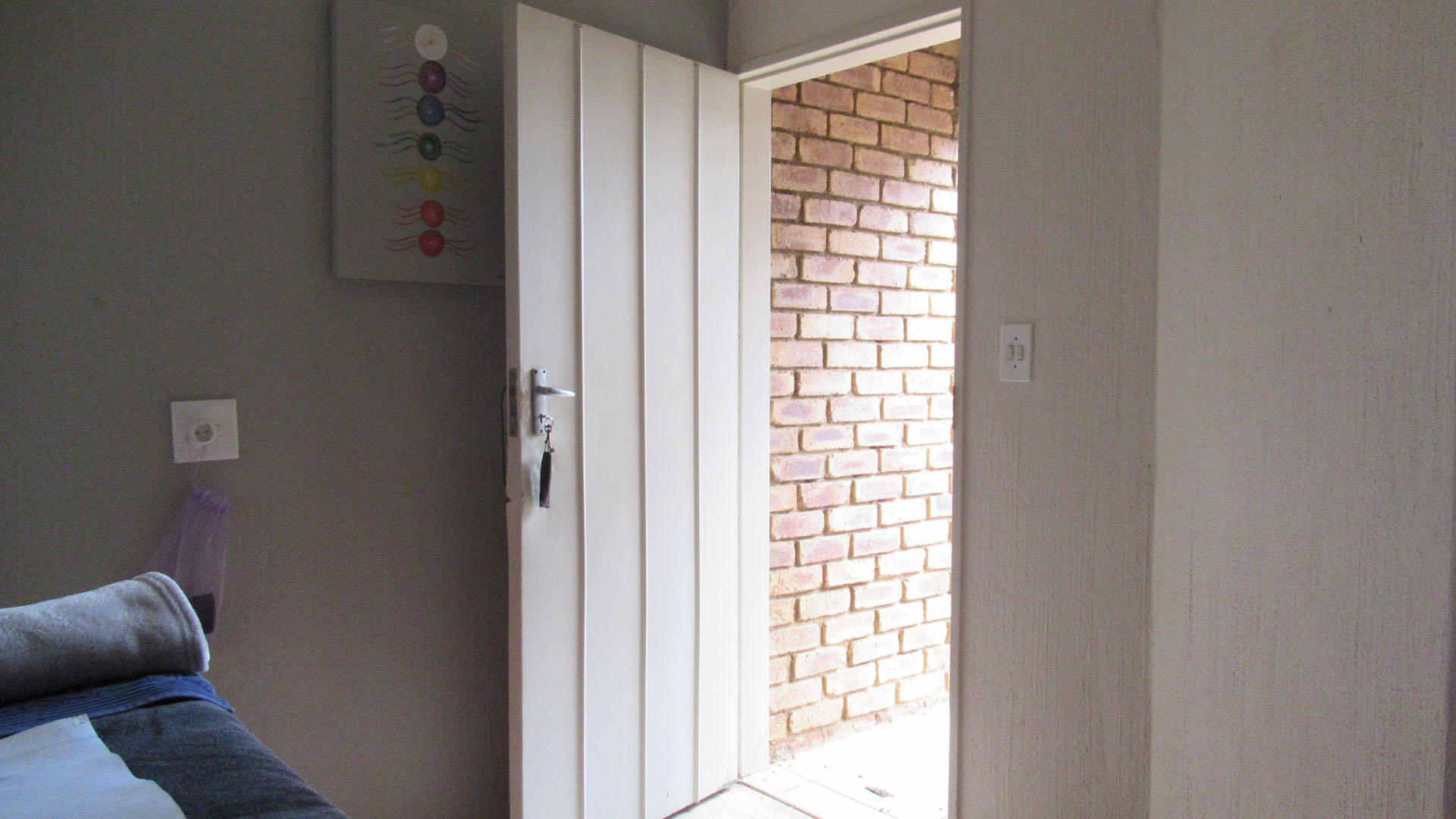 Bed Room 4 - 9 square meters of property in Radiokop