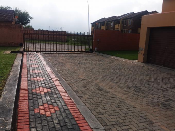 2 Bedroom Duplex for Sale For Sale in Bergsig - Heidelberg - MR664657