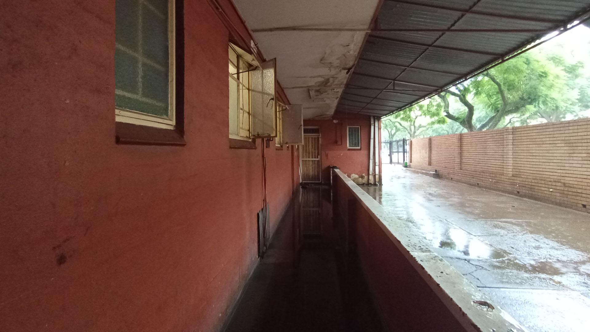 Front View of property in Sunnyside