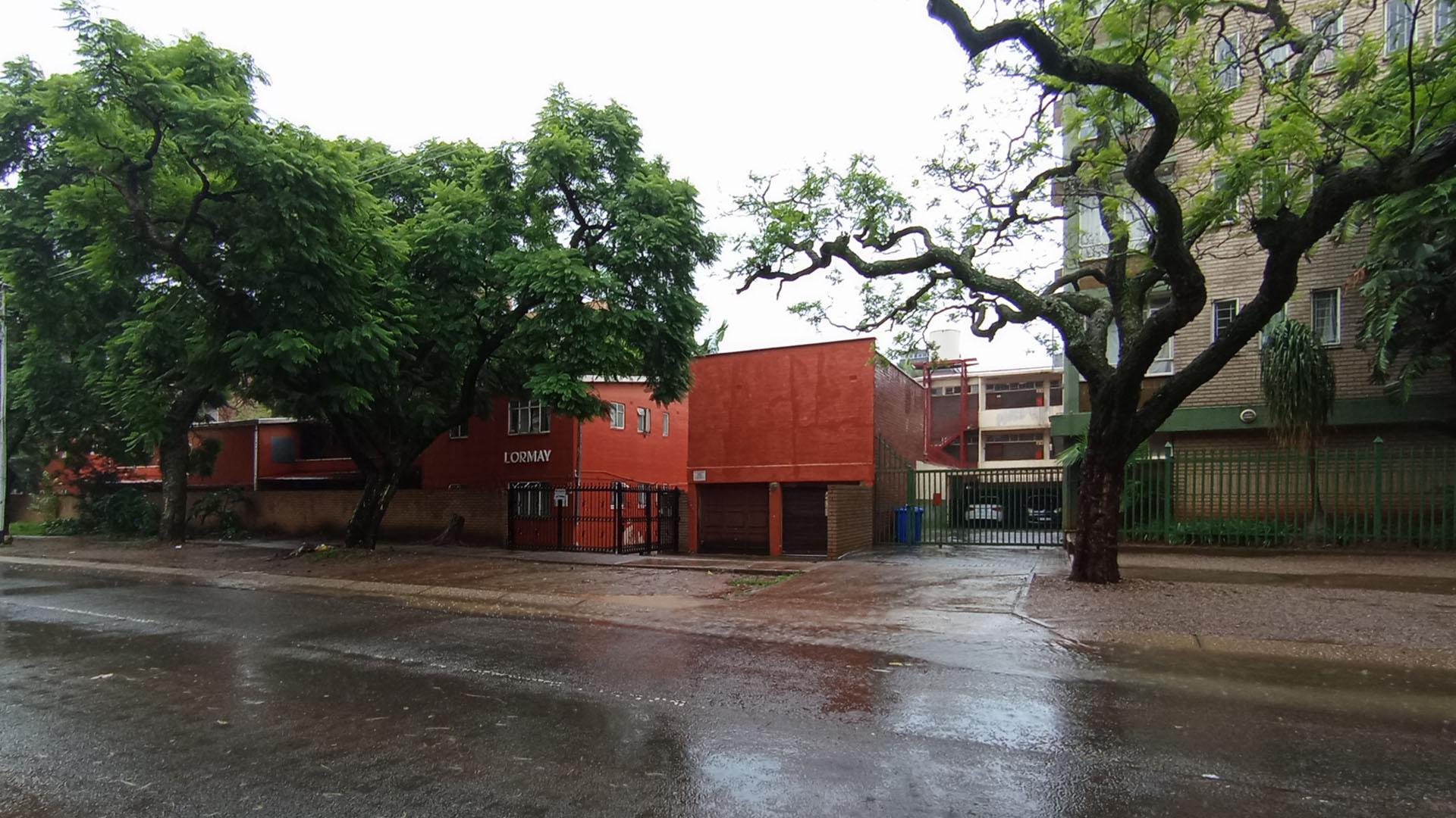 Front View of property in Sunnyside