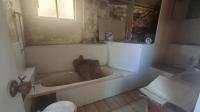 Bathroom 1 - 7 square meters of property in Kenmare