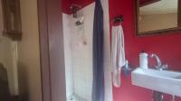 Main Bathroom - 3 square meters of property in Kenmare