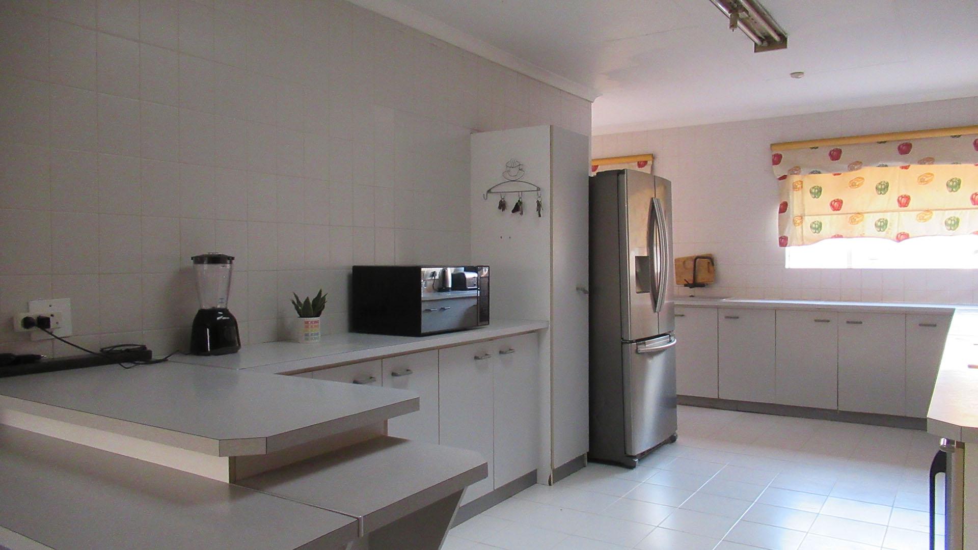 Kitchen - 27 square meters of property in Bassonia