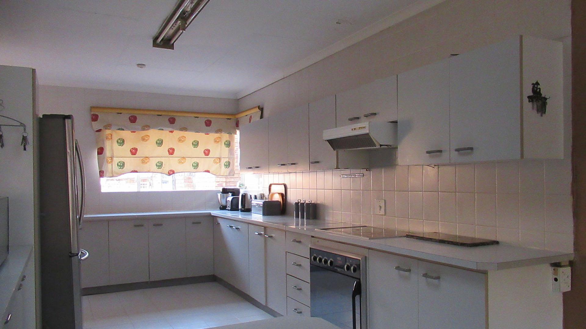 Kitchen - 27 square meters of property in Bassonia