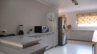 Kitchen - 27 square meters of property in Bassonia