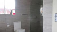 Bathroom 1 - 11 square meters of property in Bassonia