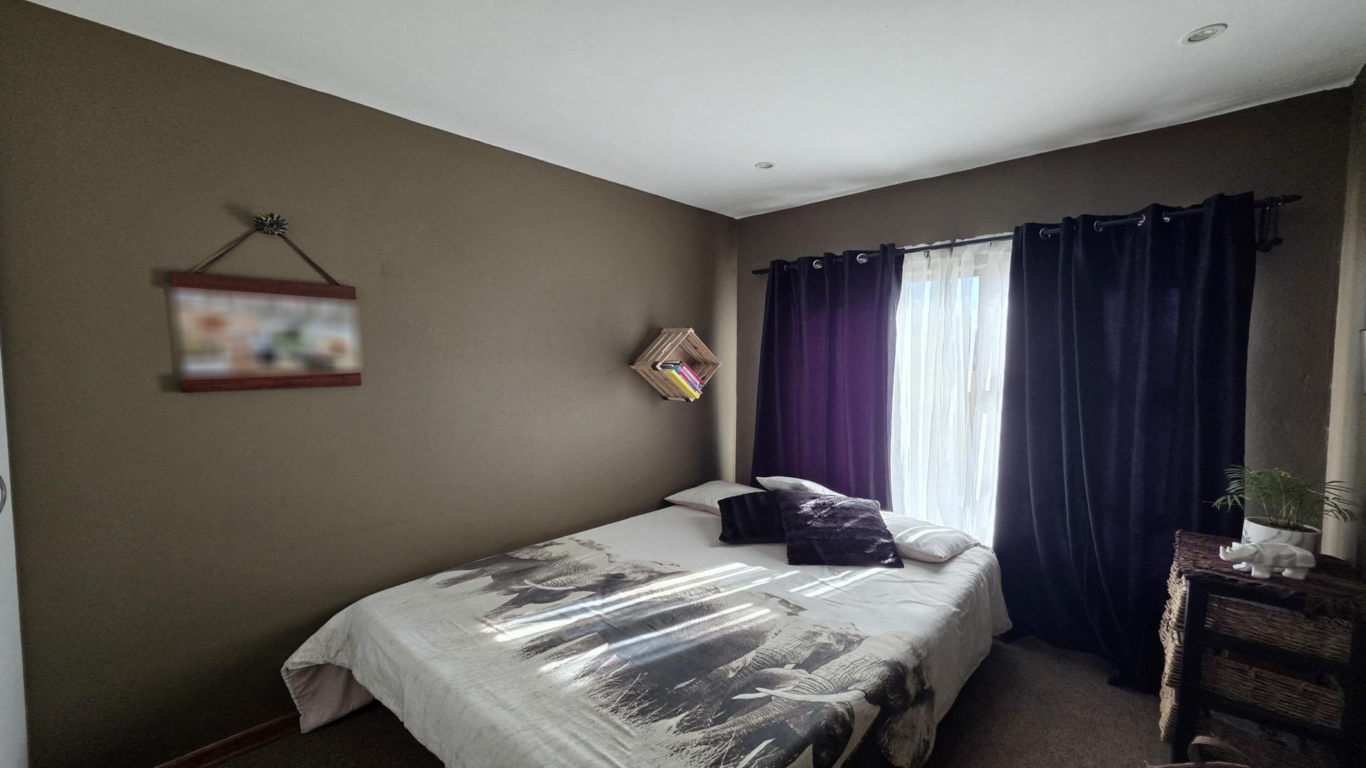 Bed Room 1 of property in Reyno Ridge