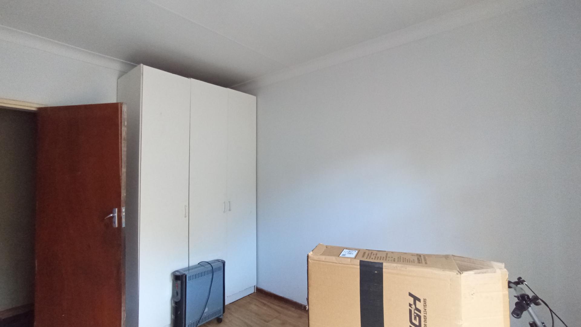 Bed Room 3 - 12 square meters of property in Klopperpark