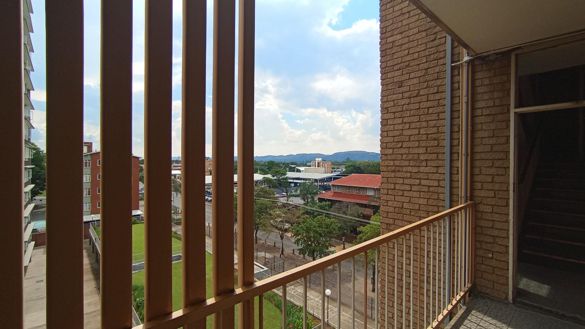 Front View of property in Gezina