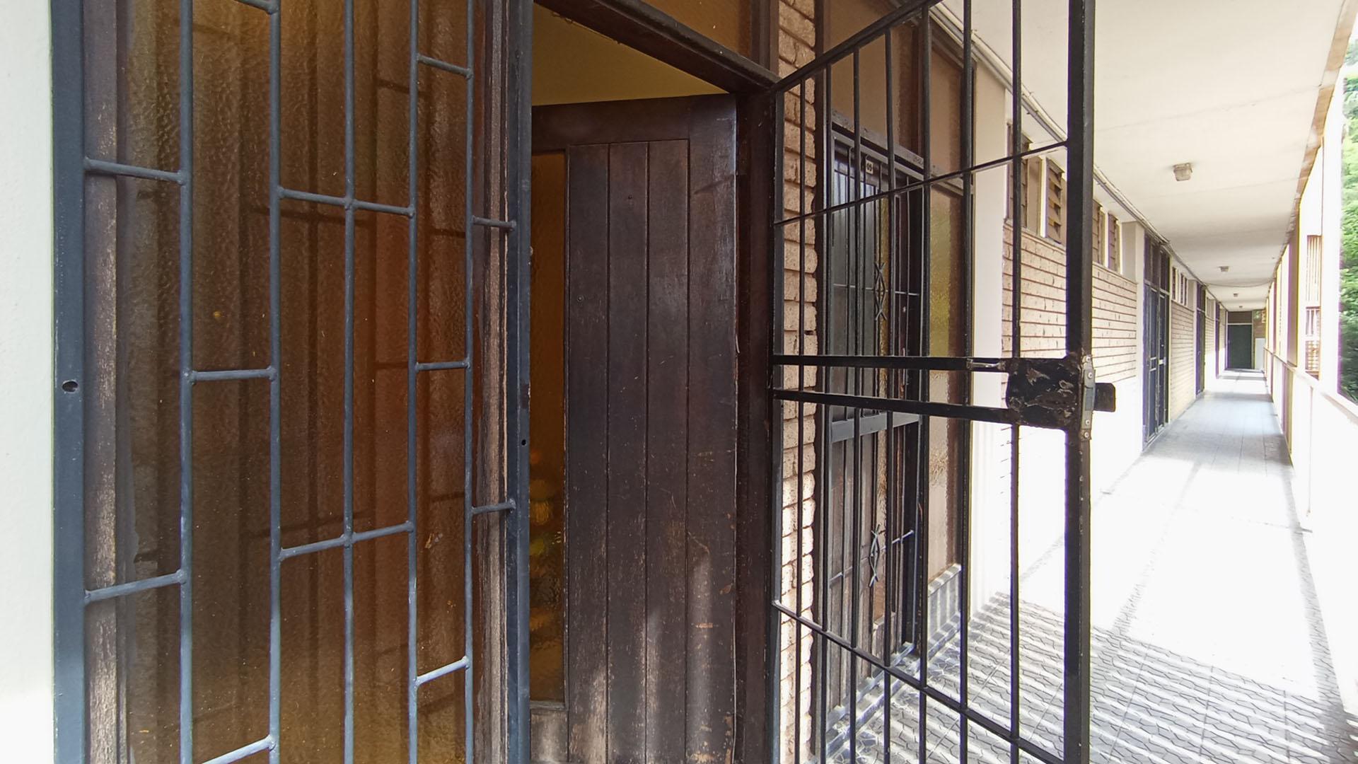 Front View of property in Gezina