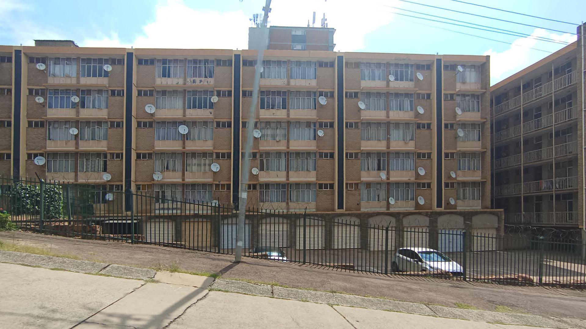 Front View of property in Gezina