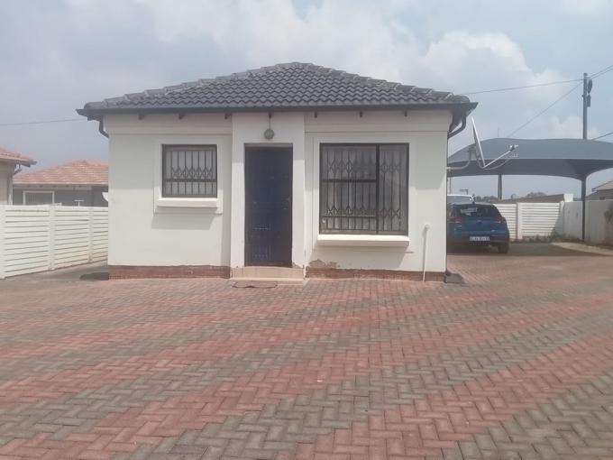 2 Bedroom House for Sale For Sale in Witpoortjie - MR664904