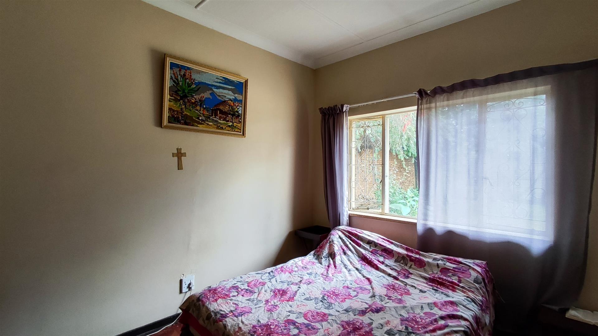 Bed Room 2 - 13 square meters of property in Farrarmere