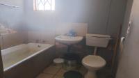 Bathroom 1 of property in Protea Glen