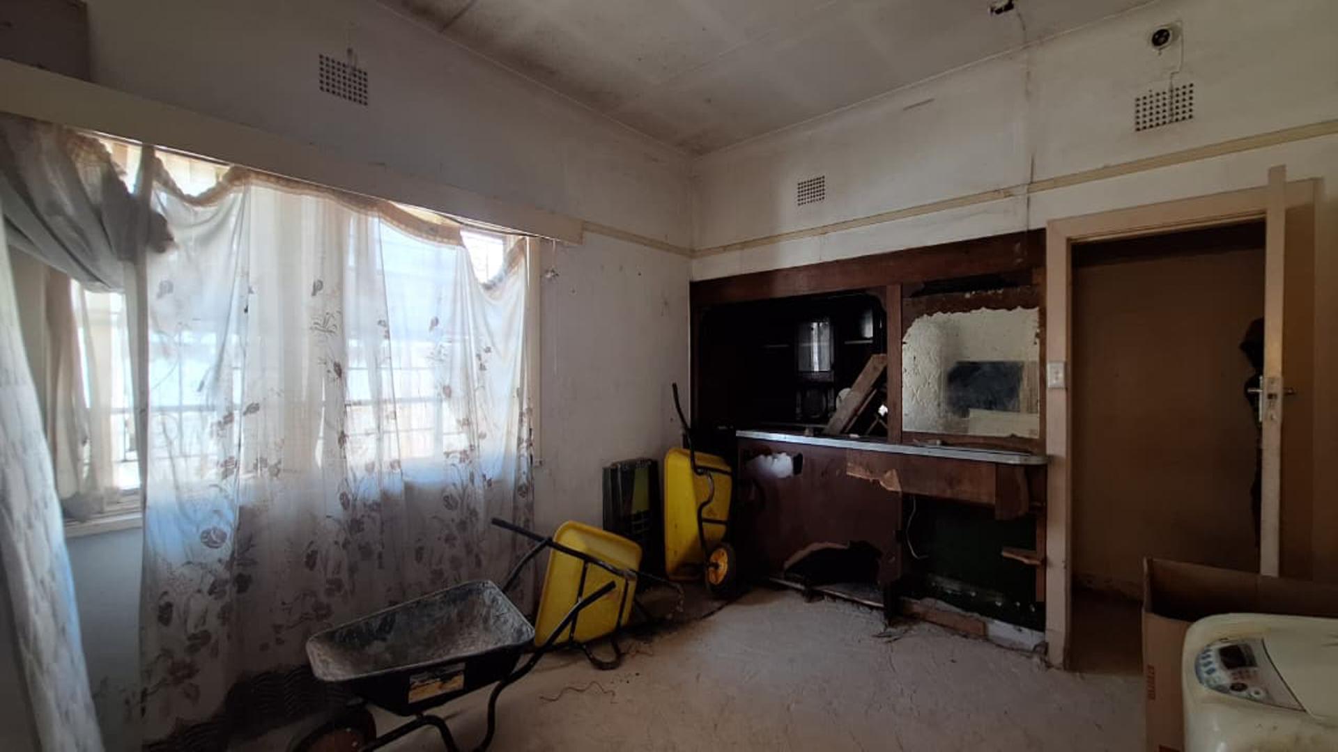 Dining Room - 21 square meters of property in Rosettenville