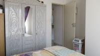 Bed Room 1 - 13 square meters of property in Chloorkop