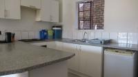 Kitchen - 10 square meters of property in Chloorkop