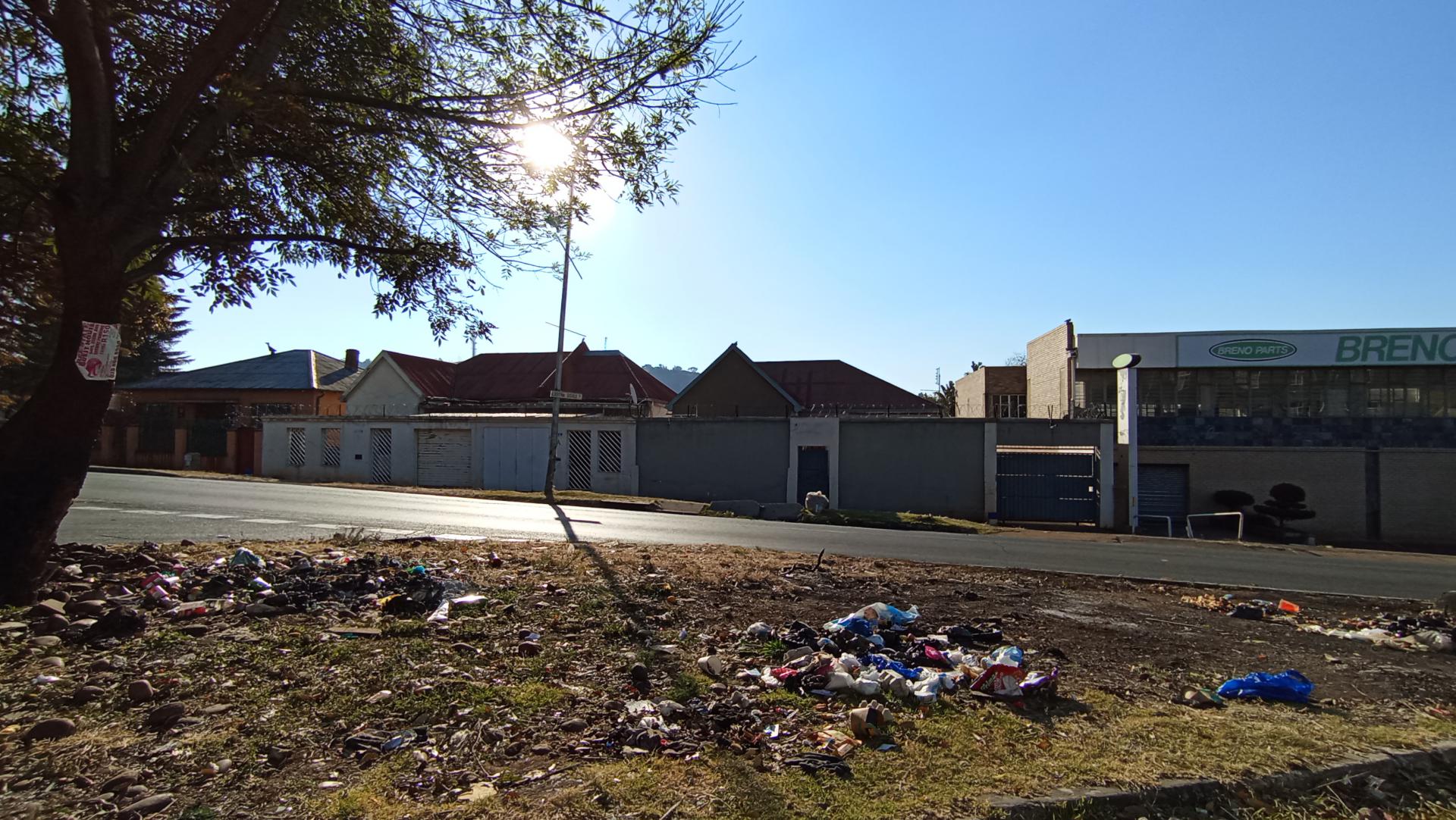Front View of property in Bezuidenhout Valley