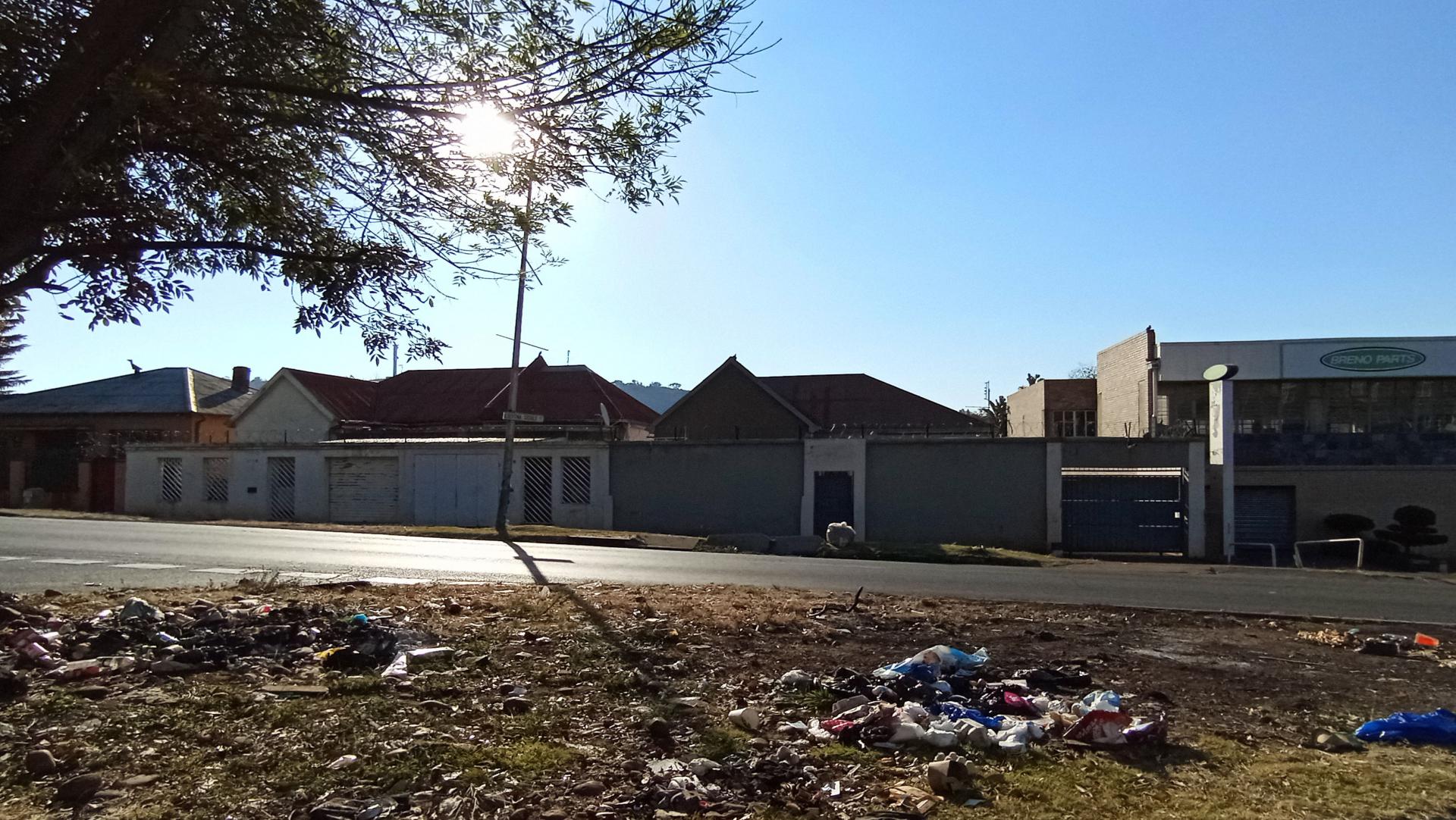 Front View of property in Bezuidenhout Valley