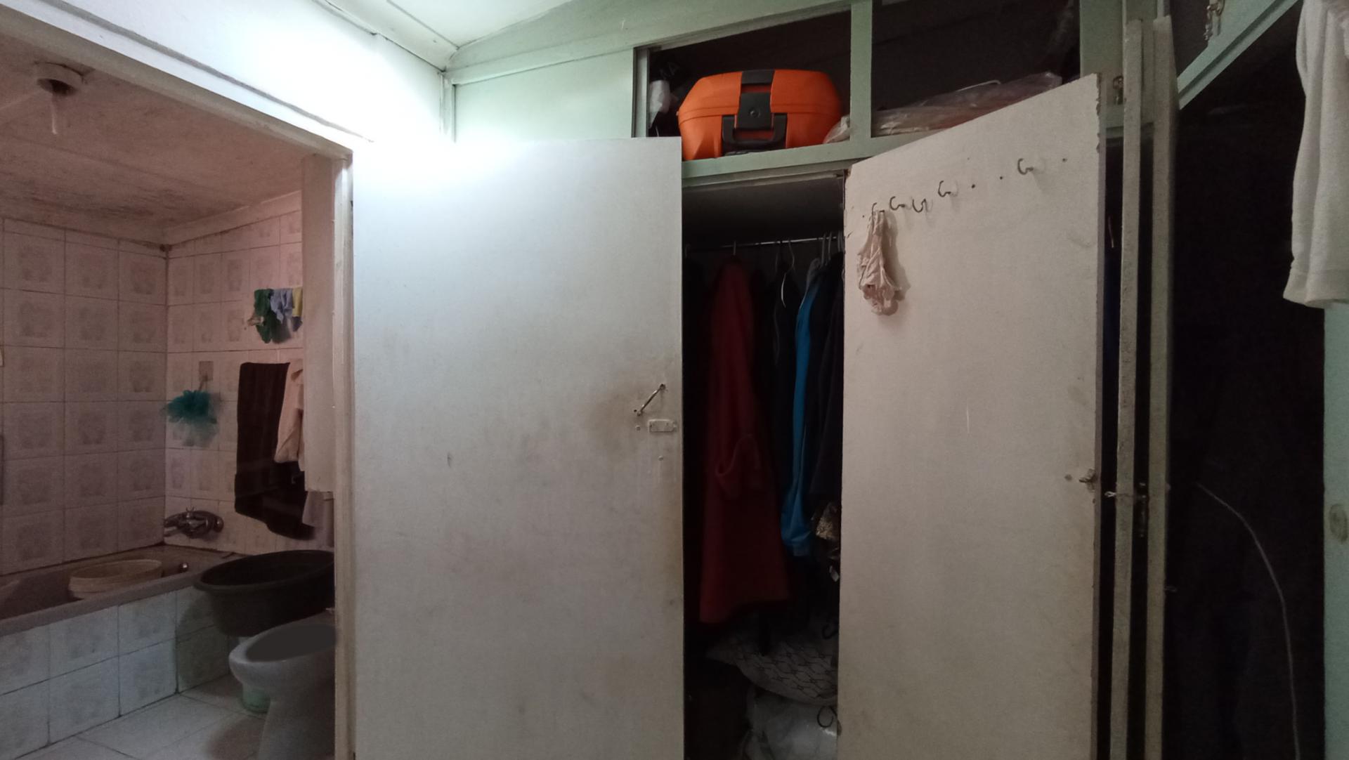 Spaces of property in Bezuidenhout Valley