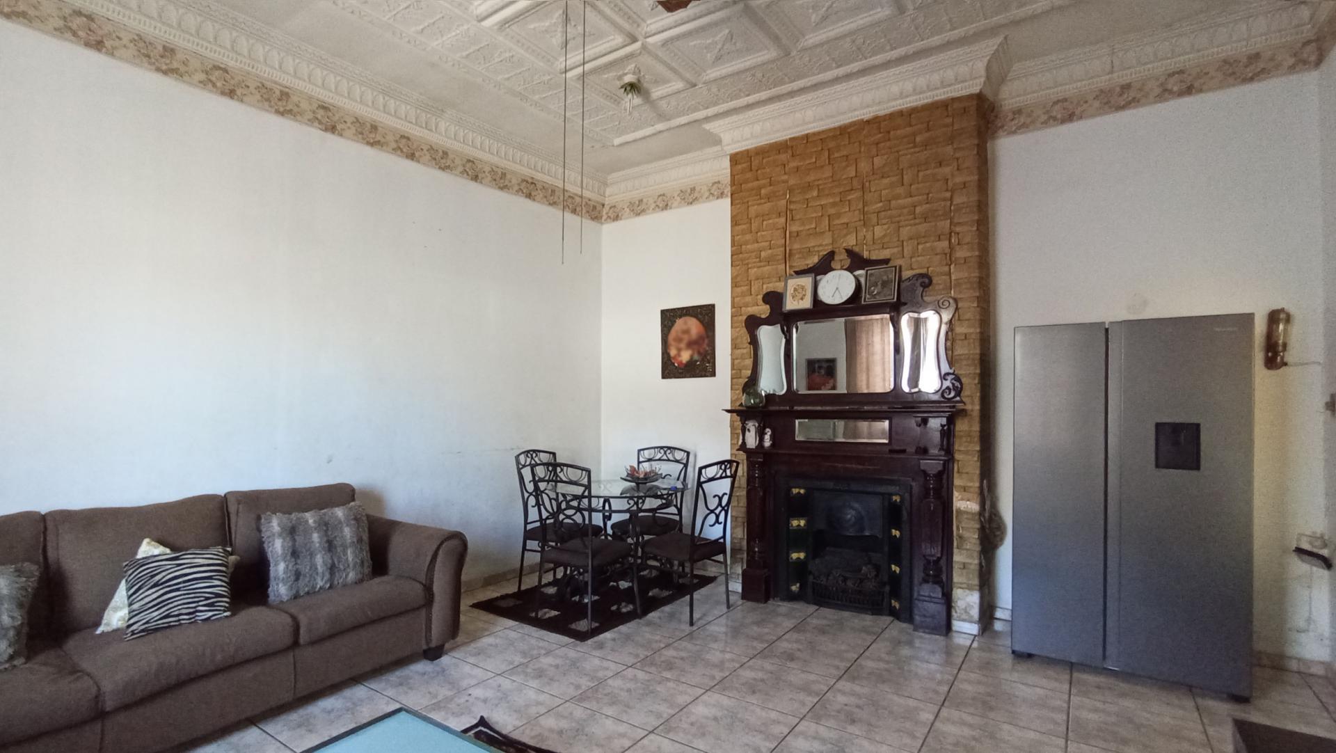 Lounges of property in Bezuidenhout Valley