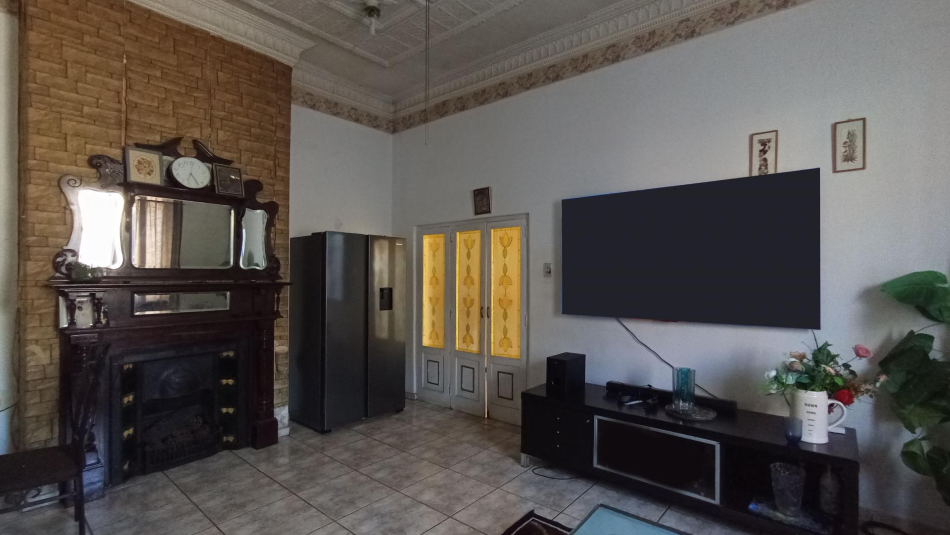 Lounges of property in Bezuidenhout Valley