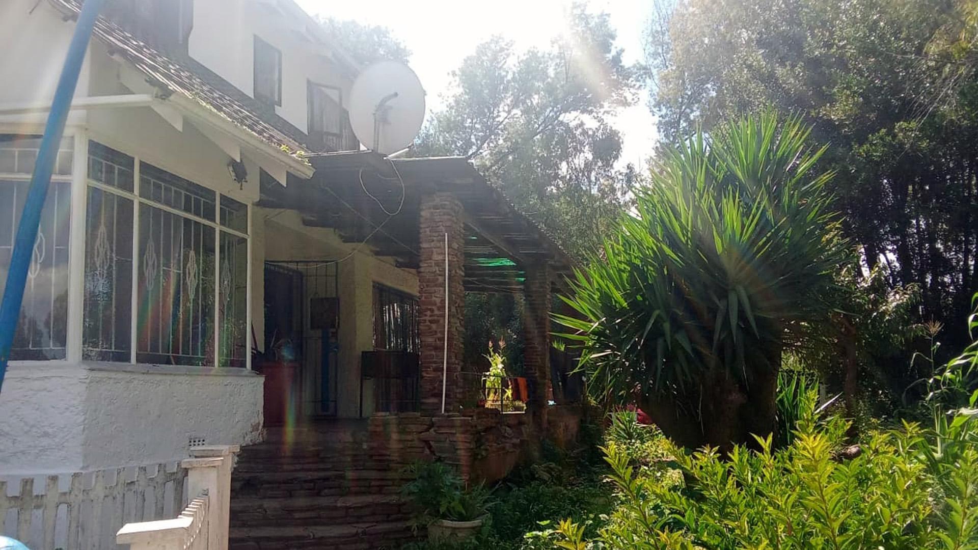 Front View of property in Bezuidenhout Valley