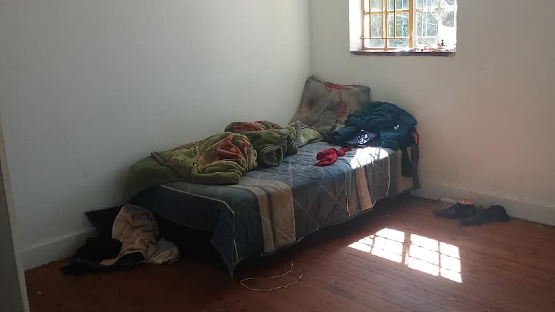 Bed Room 1 of property in Bezuidenhout Valley