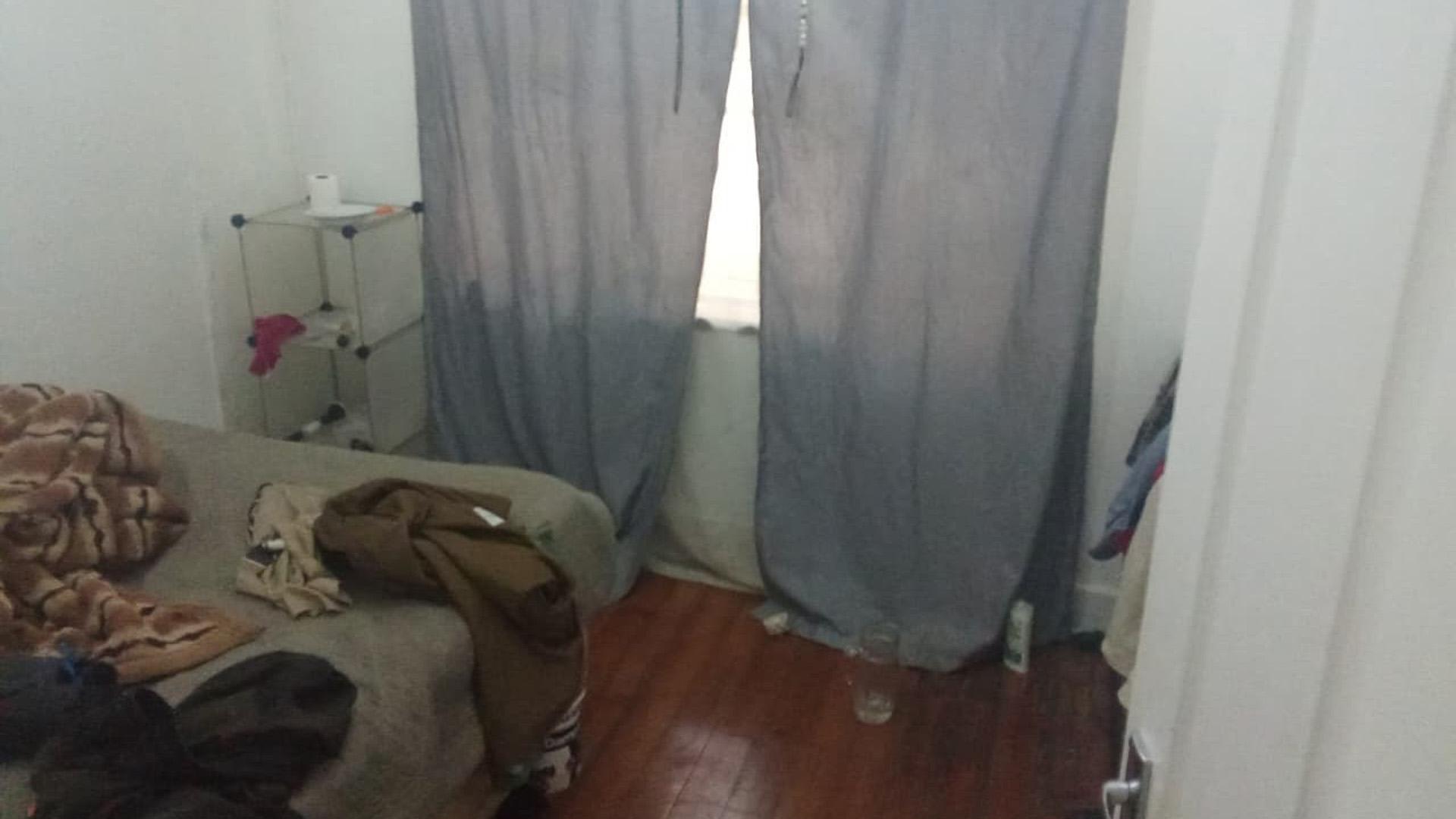 Bed Room 2 of property in Bezuidenhout Valley