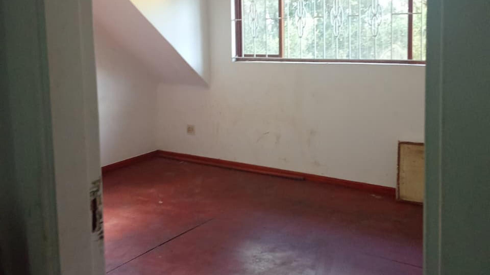 Bed Room 3 of property in Bezuidenhout Valley