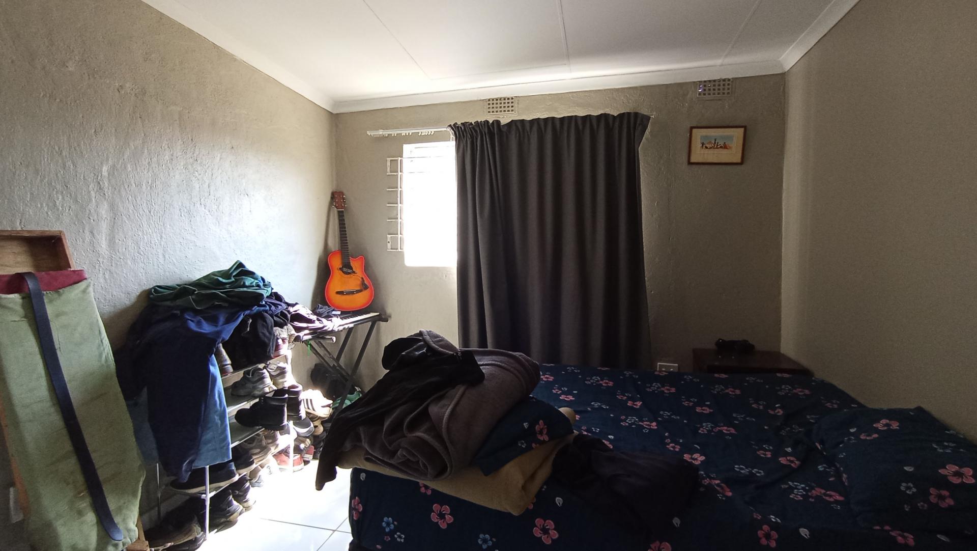 Bed Room 1 - 29 square meters of property in Kensington - JHB
