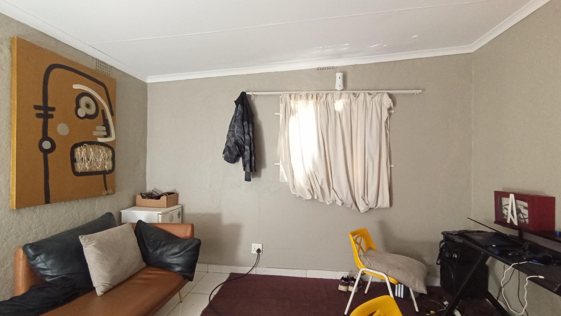 Lounges - 40 square meters of property in Kensington - JHB