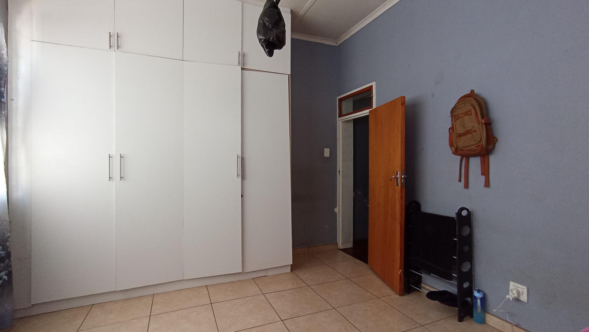 Bed Room 1 - 29 square meters of property in Kensington - JHB