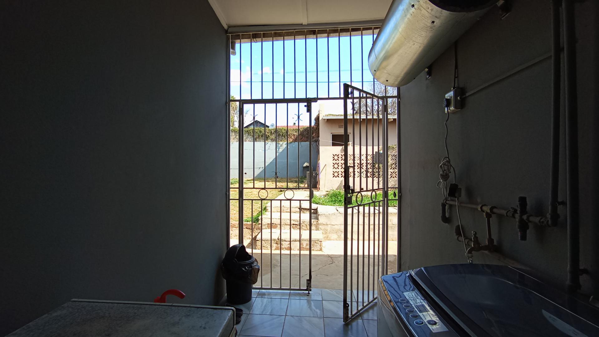 Spaces - 31 square meters of property in Kensington - JHB