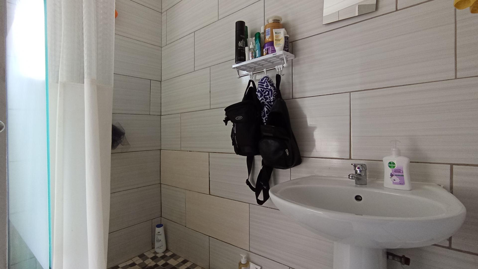 Bathroom 1 - 9 square meters of property in Kensington - JHB