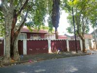 Front View of property in Orange Grove