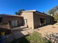 Front View of property in Kirkwood