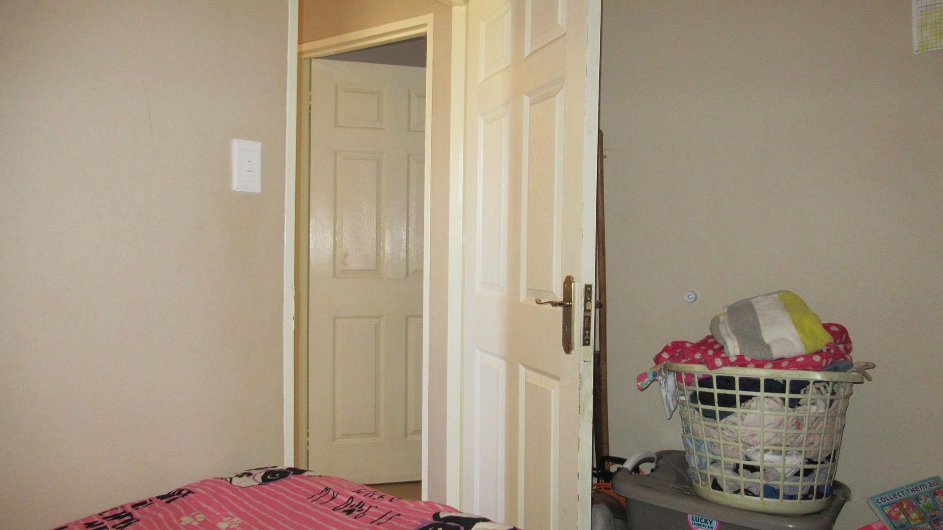 Bed Room 2 - 7 square meters of property in Toekomsrus