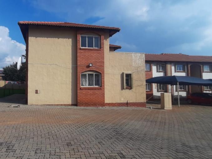 2 Bedroom Apartment for Sale For Sale in Rensburg - MR665155
