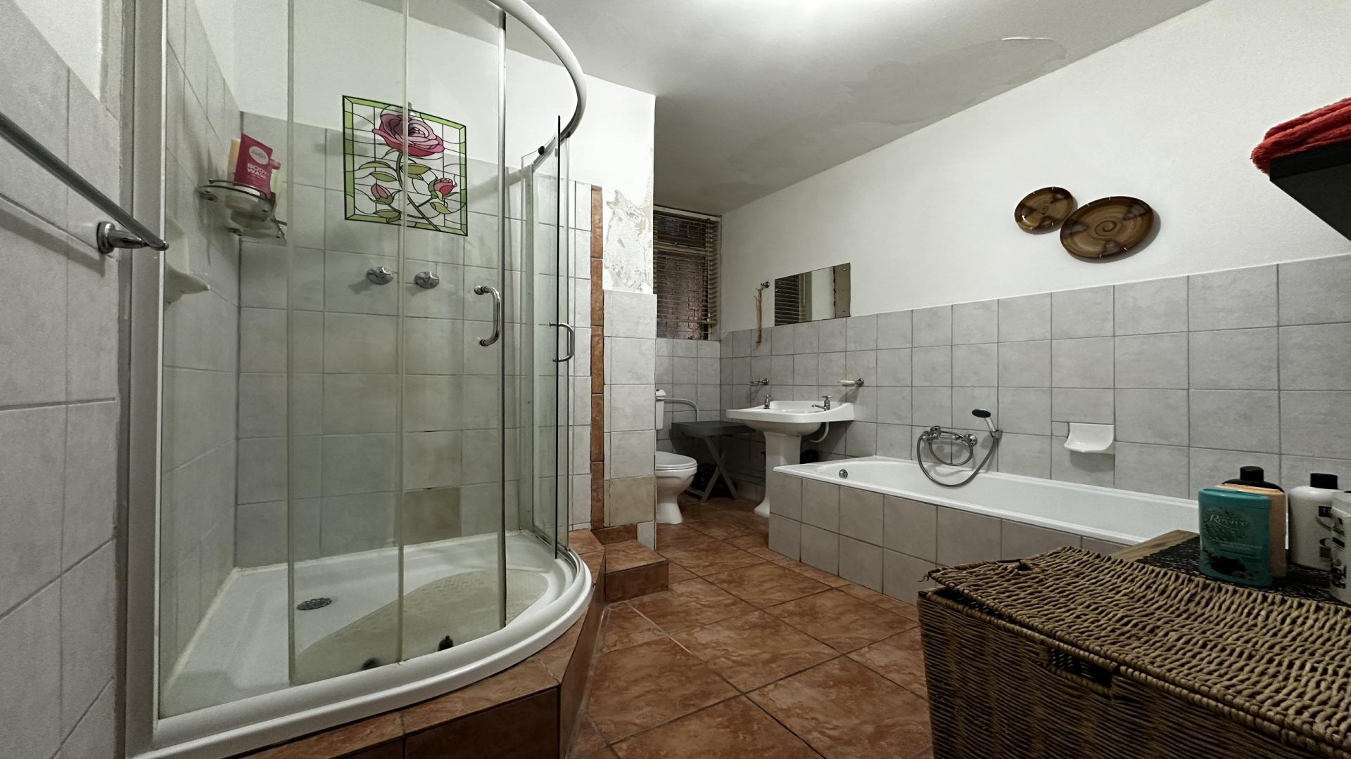 Bathroom 1 of property in Florida Park