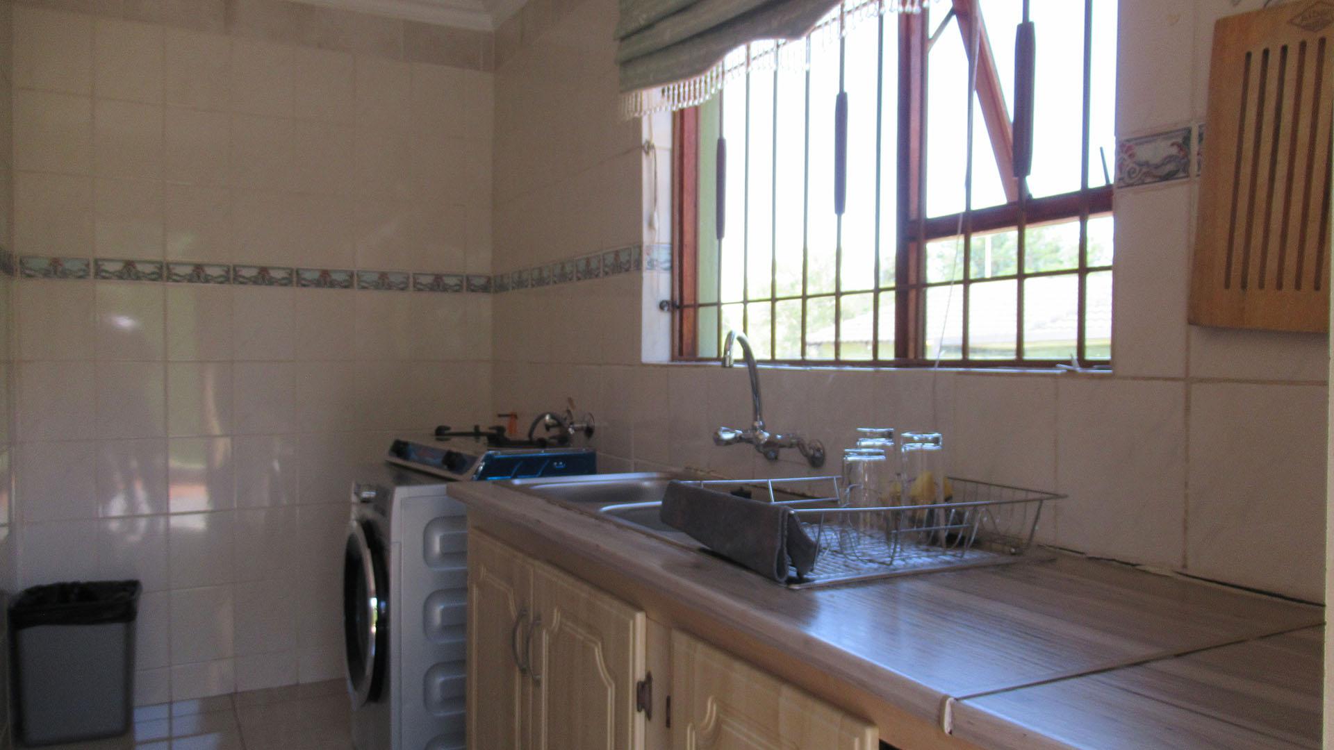 Scullery - 4 square meters of property in Rangeview